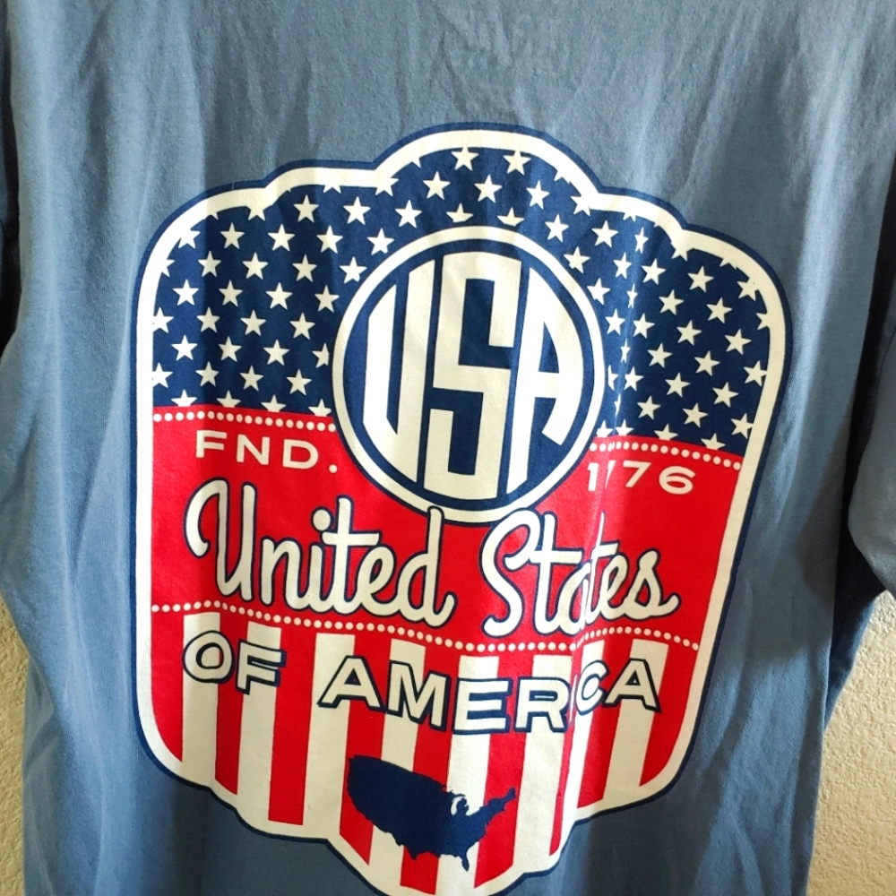 United States Patriotic tee v neck large royce